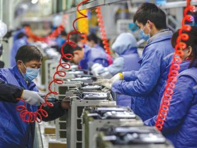 Exports flourished, the trade balance had a surplus of 4.72 billion USD